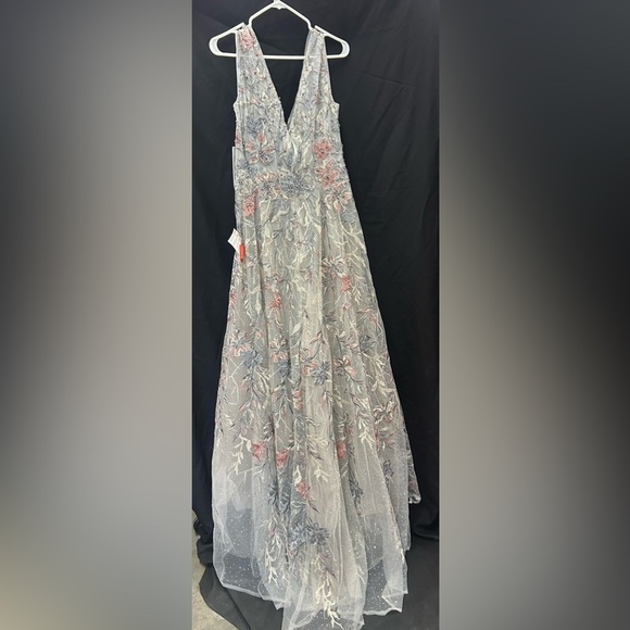 MAC DUGGAL 20263 NWOT Embroidered Illusion Cap Sleeve A Line Gown - Picture 5 of 7